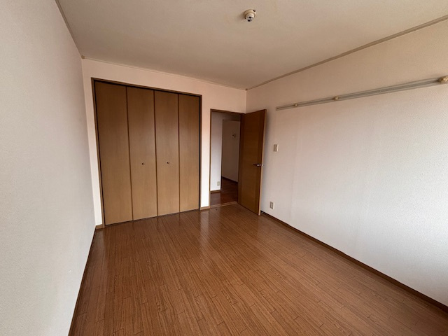 パークヒルズ春日丘の洋室