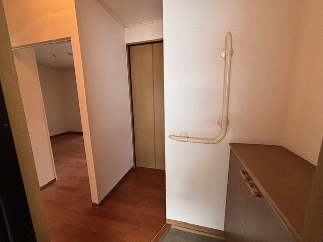 パークヒルズ春日丘の玄関