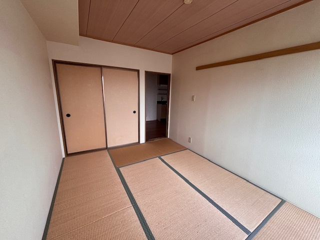 パークヒルズ春日丘の和室