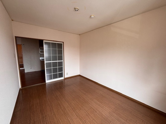 パークヒルズ春日丘の洋室