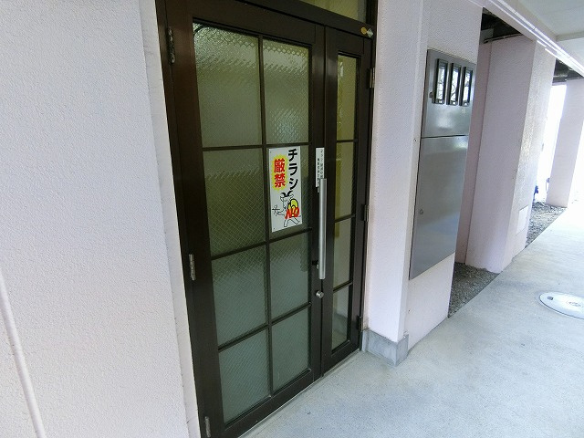 TKビルのエントランス