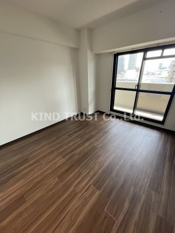 レジディア西天満の洋室|落ち着いた色調の洋室です