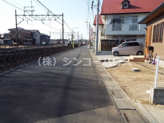 【前面道路含む現地写真】