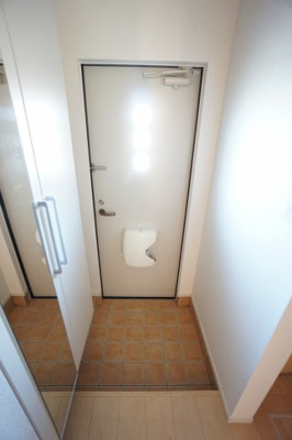 【玄関】 | ルナ・ピエーナ幸和Ⅱ | ※同物件・反転タイプの写真です。