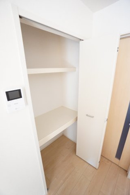 【収納】 | ルナ・ピエーナ幸和Ⅱ | ※同物件・反転タイプの写真です。