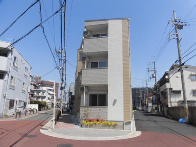 【外観】 | ハーモニーテラス大桐Ⅱ | 黒いラインがアクセントのお洒落な外観です。