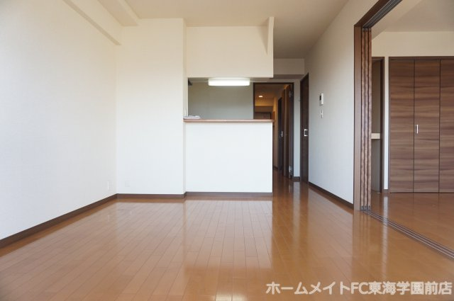 熊本市東区山ノ神１丁目の賃貸マンションの居間・リビング