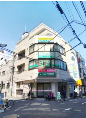 【外観】 | ミヤシタビル | 鉄筋コンクリート造のがっちりとした建物。