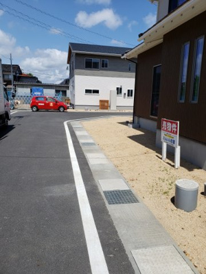 【前面道路含む現地写真】 | 鳥取市宮長新築戸建て