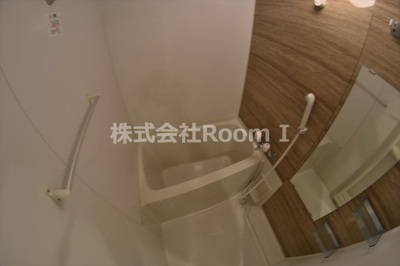 【浴室】 | S-RESIDENCE北浜 | 落ち着いた空間のお風呂です
反転