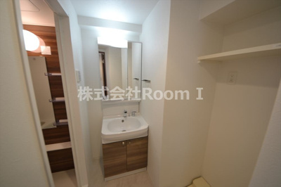 【独立洗面台】 | エスリード松屋町グレイス | 独立洗面台で身支度をすべて済ませてしまいましょう