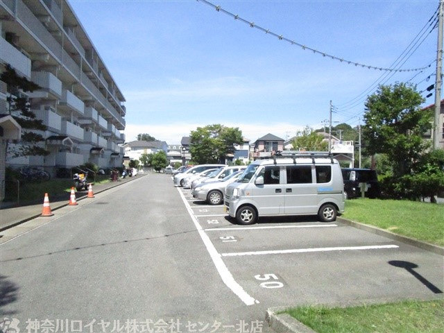 【駐車場】