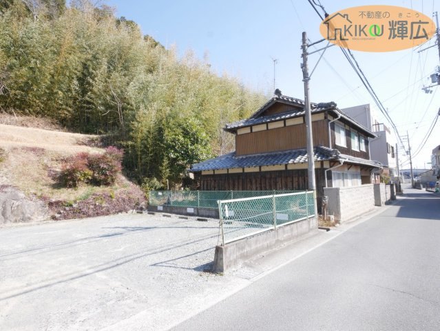 高砂市阿弥陀町魚橋　土地の外観|現況、古家付きの広々宅地です