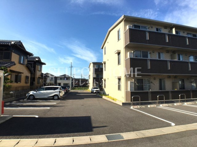【駐車場】 | Ｄ－ｒｏｏｍ上地　Ｂ棟 | 駐車場です