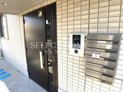 【エントランス】 | Ｄ－ｒｏｏｍ上地　Ｂ棟 | 清潔なエントランスです