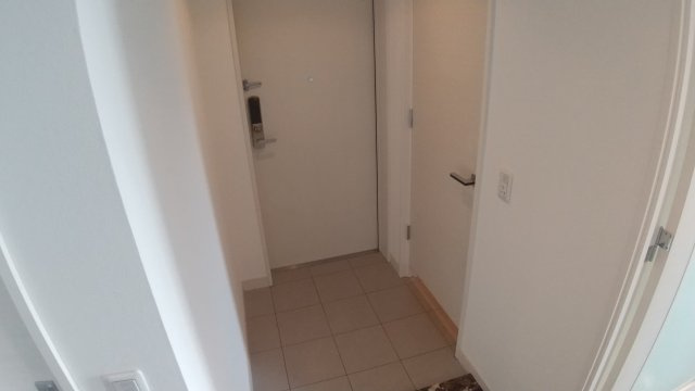 プライムメゾン大通公園の玄関