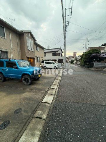 アンダー フォレスト Ⅳの駐車場