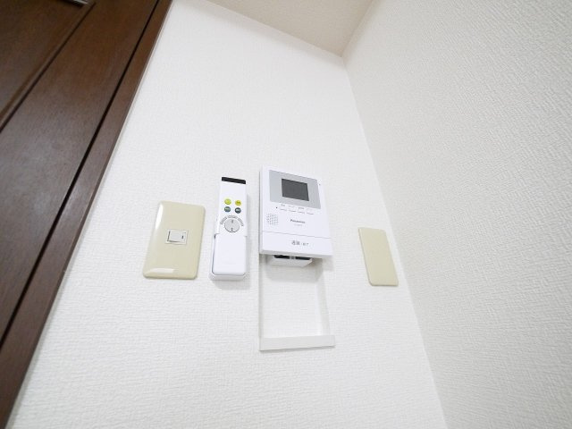 シティパレス富雄北のセキュリティ|モニター付きインターホン