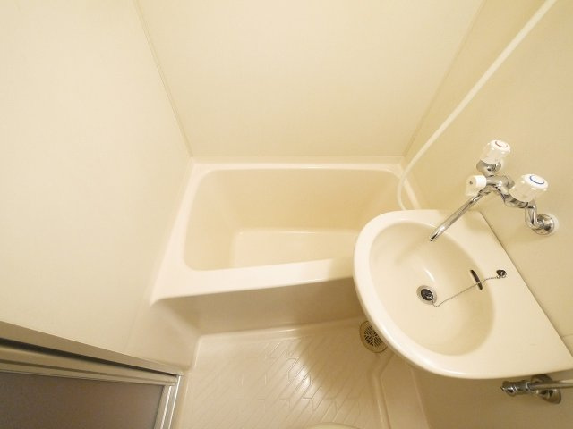 シティパレス富雄北の浴室|ゆったり過ごせるお風呂です