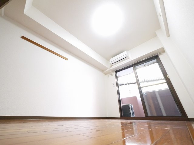 シティパレス富雄北の内装|明るい室内です