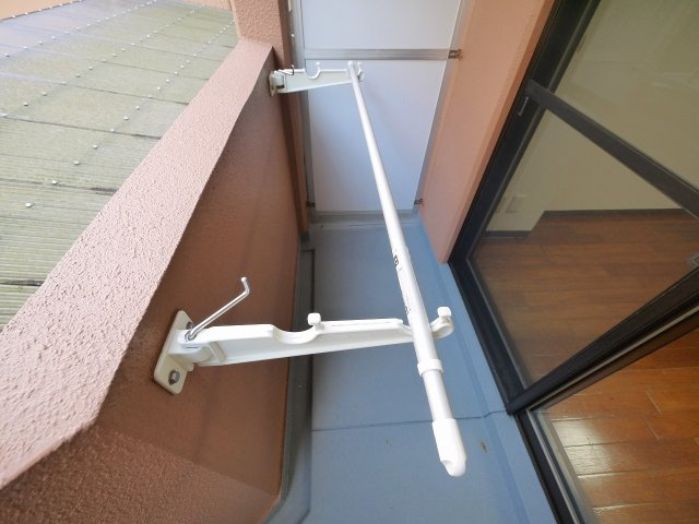 シティパレス富雄北のバルコニー|暖かな日差しのふりそそぐバルコニー