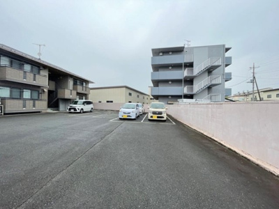 【駐車場】 | フローレンスA | フローレンス