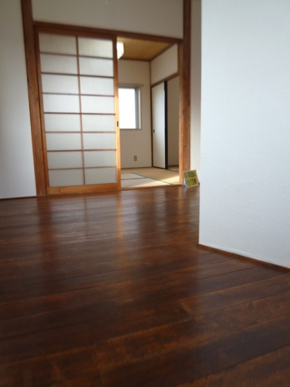 黒岩ビルの居間・リビング