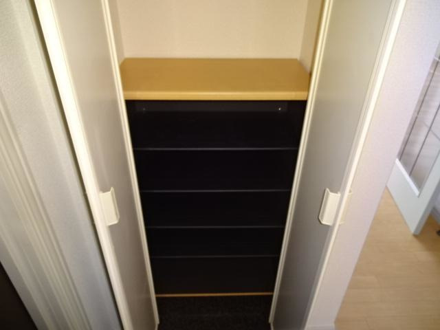 カーザ 浅野|下駄箱