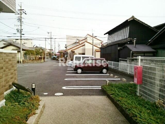 ＩＮＵＩ　５１の駐車場|駐車場