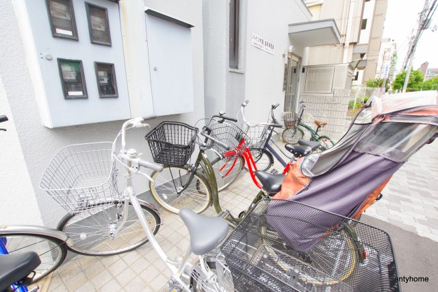 ハイツ中路　仲介手数料無料の駐車場