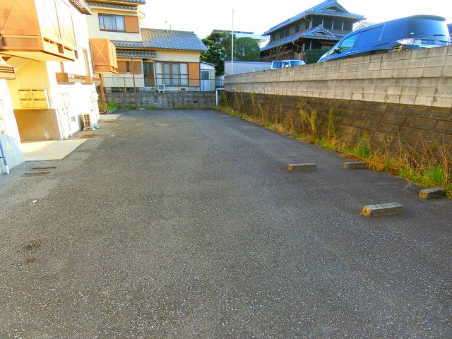 グリーンヒルハイツの駐車場