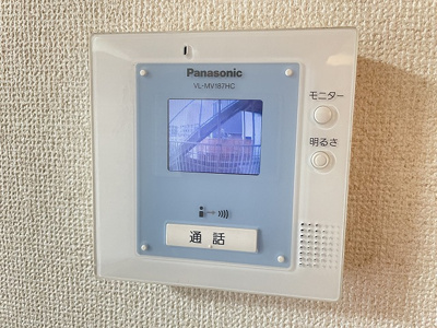 【セキュリティ】 | プレミールNAGAO | 防犯対策に有効なカメラ付きインターホン！突然の来客にもバッチリ対応できちゃいます☆