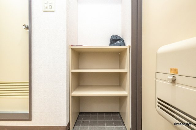 ブラウンヒルズ1番館の玄関