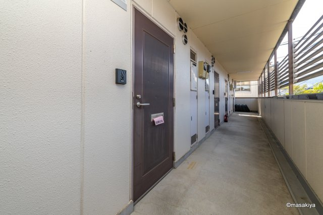 ブラウンヒルズ1番館の玄関|玄関