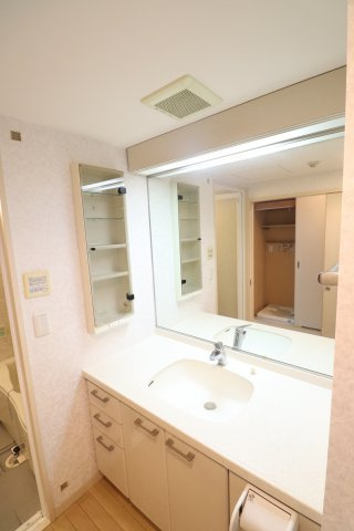 コンフォート中野島の洗面所|※現況優先となります。
