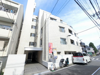 【外観】 | 総戸数４３戸、１９７０年６月築、管理人は日勤勤務につき管理体制良好です♪