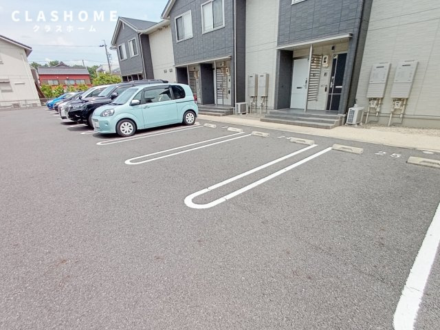 フローラ　Ｂ棟　　刈谷市近郊の賃貸ならクラスホーム刈谷店の駐車場