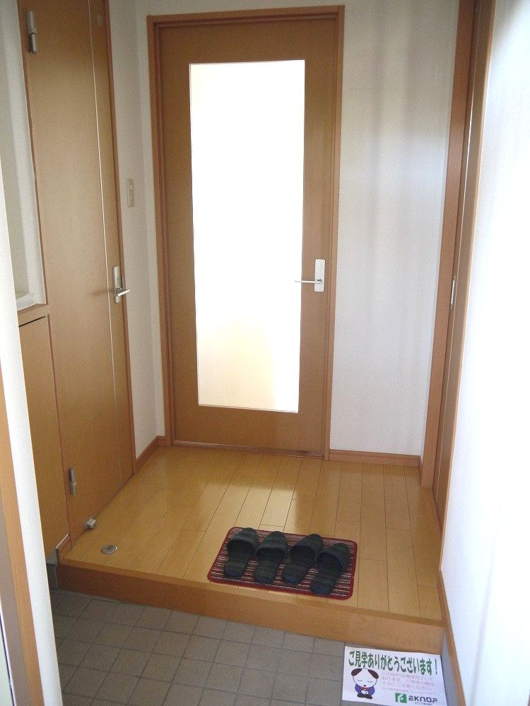 栄町パレスの玄関