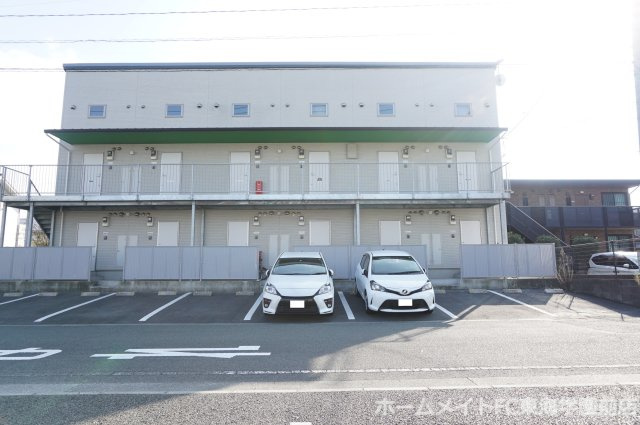 菊池郡菊陽町光の森７丁目のアパートの駐車場