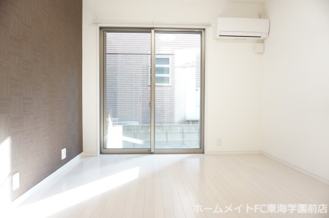 菊池郡菊陽町光の森７丁目のアパートの居間・リビング