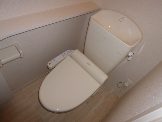 倉敷市新田のテラスのトイレ|シャワー付きトイレ