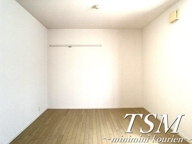 へーベルメゾン忍ケ丘の洋室|収納付きの洋室