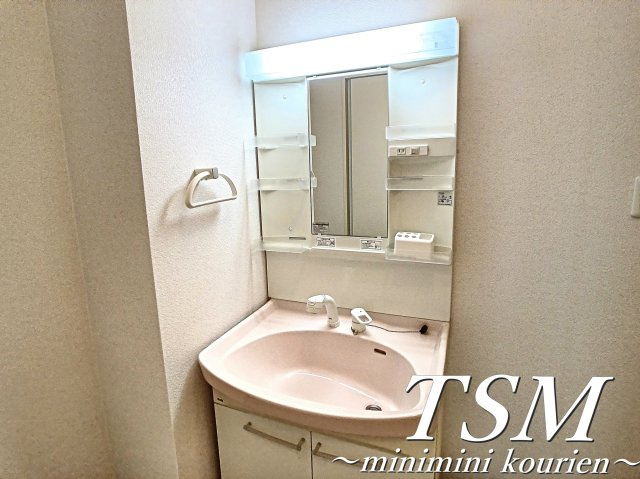 へーベルメゾン忍ケ丘の独立洗面台|シャンプードレッサー