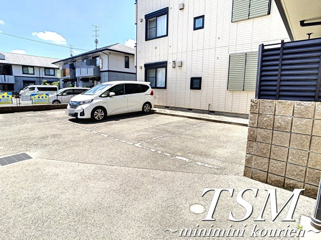 へーベルメゾン忍ケ丘の駐車場