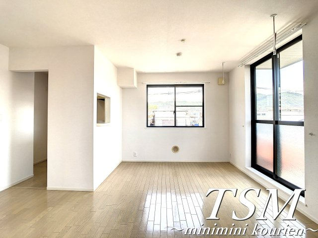 へーベルメゾン忍ケ丘の居間・リビング|南向きで陽当たり良好なリビング