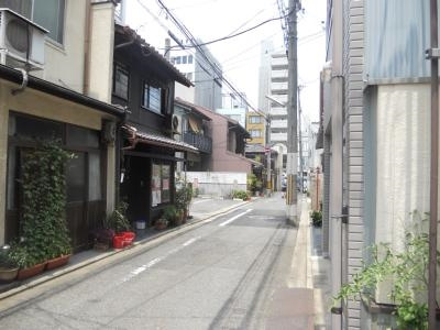 グラシアスの周辺|前面道路