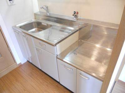 グラシアスのキッチン|２口ガスコンロ設置可