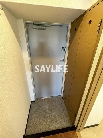 リヴェール楠根の玄関