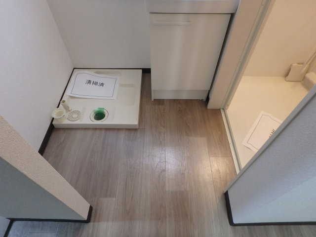 友井2丁目貸家の洗面所