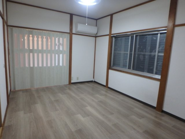 友井2丁目貸家の居間・リビング